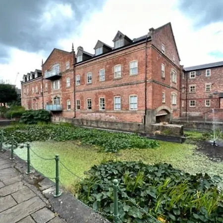 Guestready - Cosy Leeds Sleep 4 *